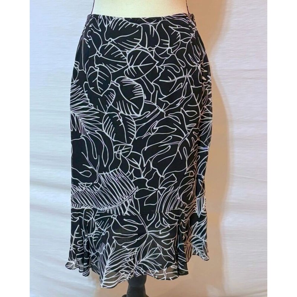 Chicos Design Black White Leaf Print Skirt Size 0 Rayon Lined Flared Midi